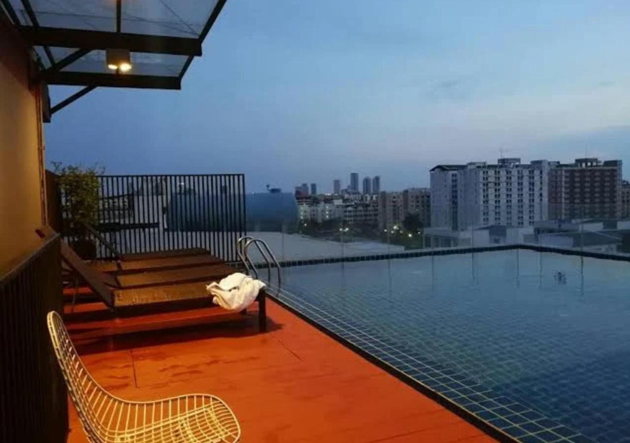 The Grand Lunara At Srinakarin Hotel